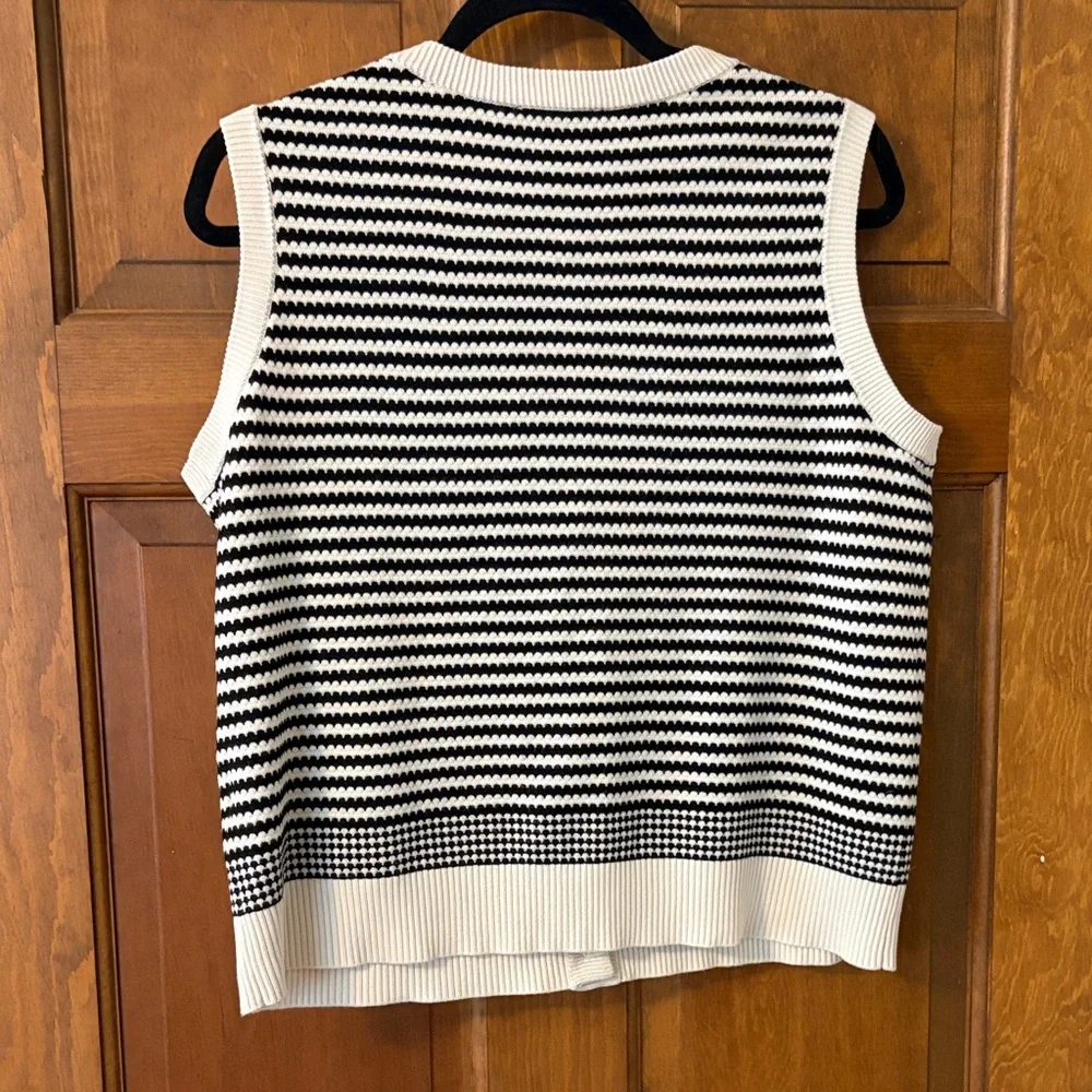 Adrianna Papell Black and Cream Knit Top/Vest - Picture 6 of 7